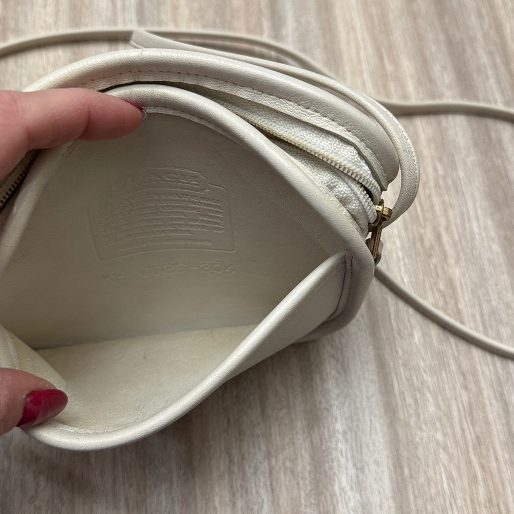 Coach Vintage 90’s Mini Hadley Bag in White Leather #0026-304 Shoulder/Crossbody - Picture 8 of 16